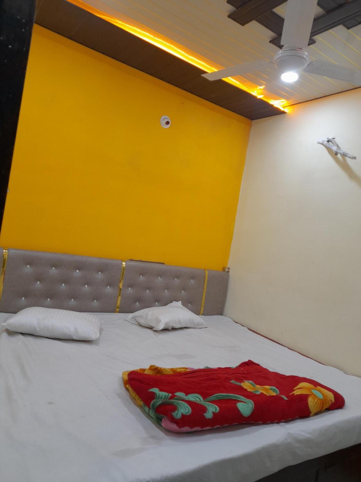Hotel Maheshwari Palace Ujjain Eksteriør billede